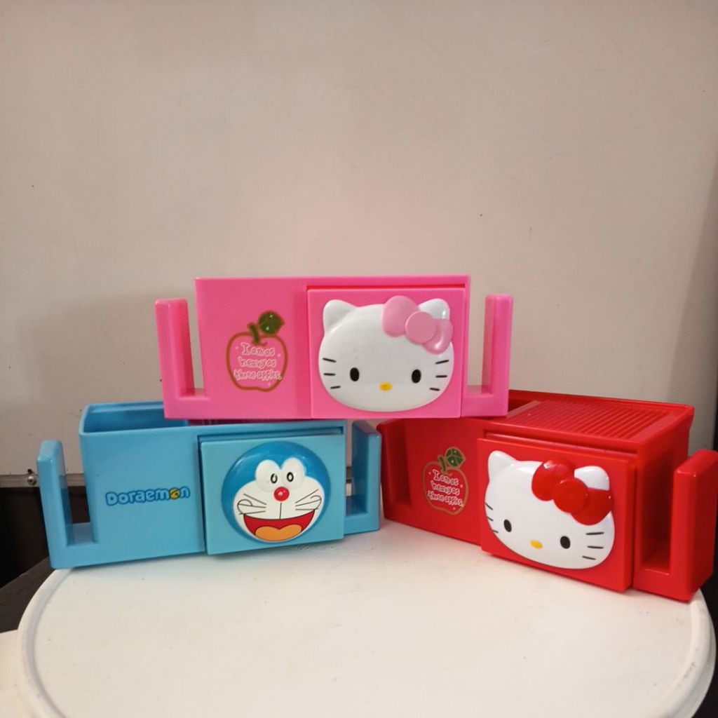 TEMPAT SIKAT GIGI ANAK KARAKTER DORAEMON DAN HELLO KITTY