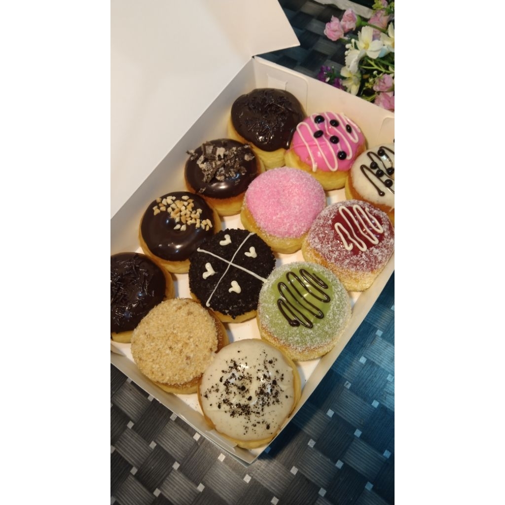 

Donat isi 12 pcs tanpa toping abon