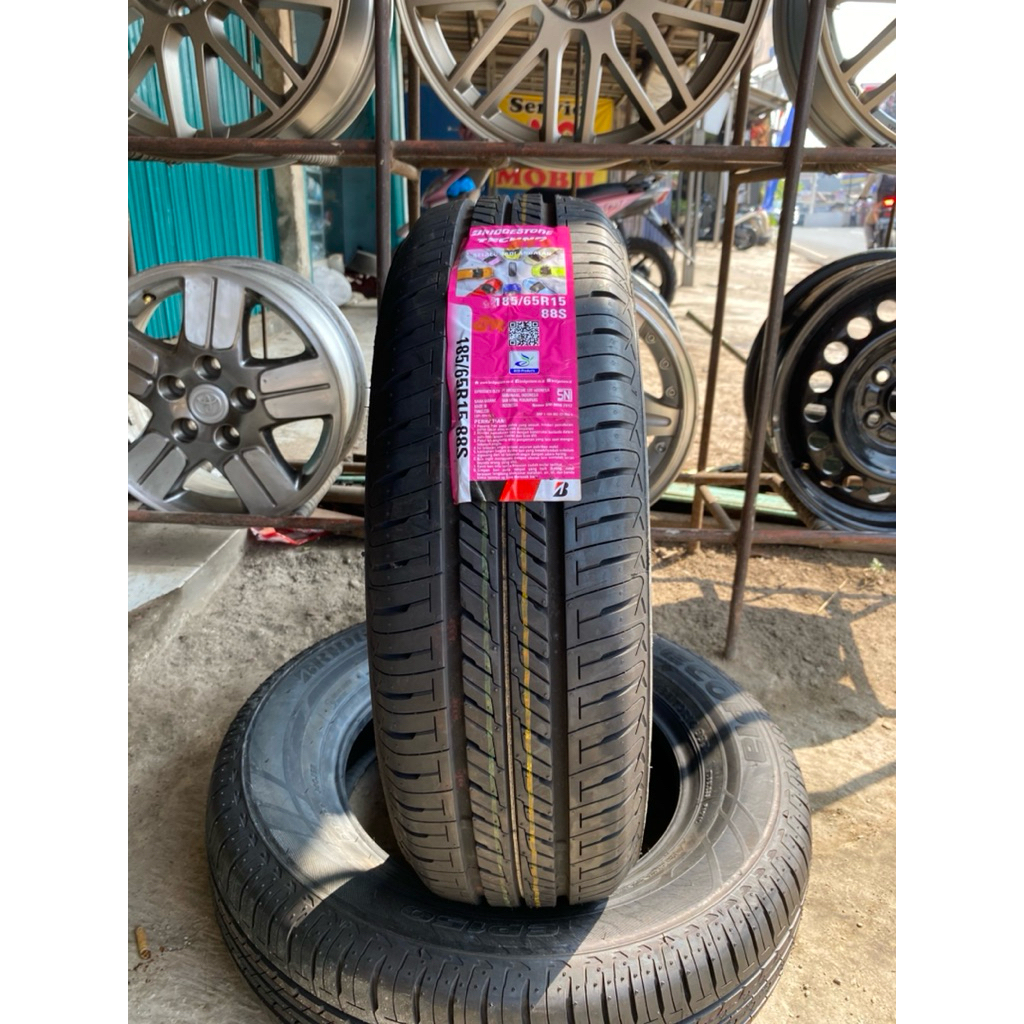 BAN MOBIL ERTIGA,AVANZA,VELOZ,LIVINA,XPANDER MERK BRIDGESTONE TYPE TECHNO UKURAN 185/65 R15 KONDISI 