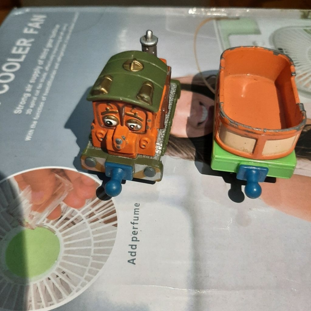 kereta Chuggington Die Cast  Calley Ludorum Learning Curve 2010 & gerbong chuggington