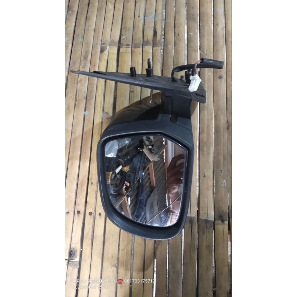 Spion Nissan march original kiri 2011