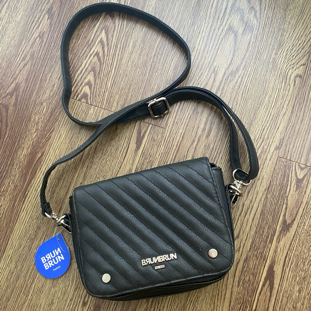 NEW Tas brunbrun paris warna hitam belum pernah dipakai