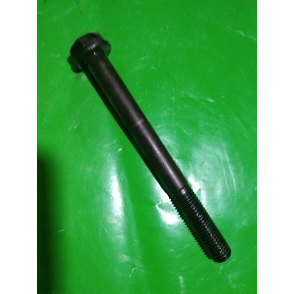 baut deksel head cylinder panther 2.3 Chevrolet Luv diesel