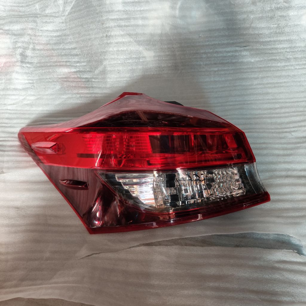 Stoplamp Lampu Belakang Mobil Toyota Yaris 2018 2018 2020 Original