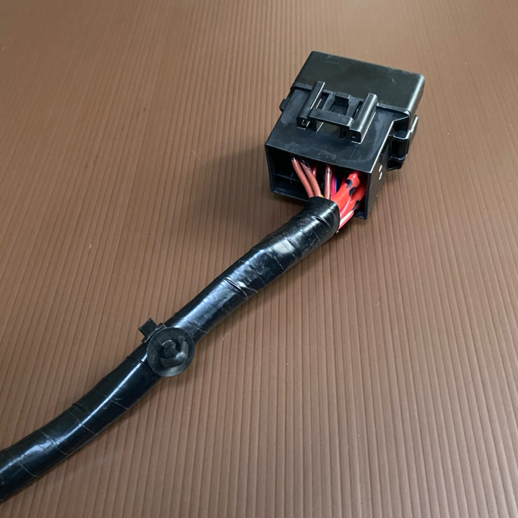 RUMAH BOX SIKRING YAMAHA XMAX ORI/BOX SIKRING FUSE YAMAHA XMAX250 CONECTED RUMAH BOX SIKRING XMAX