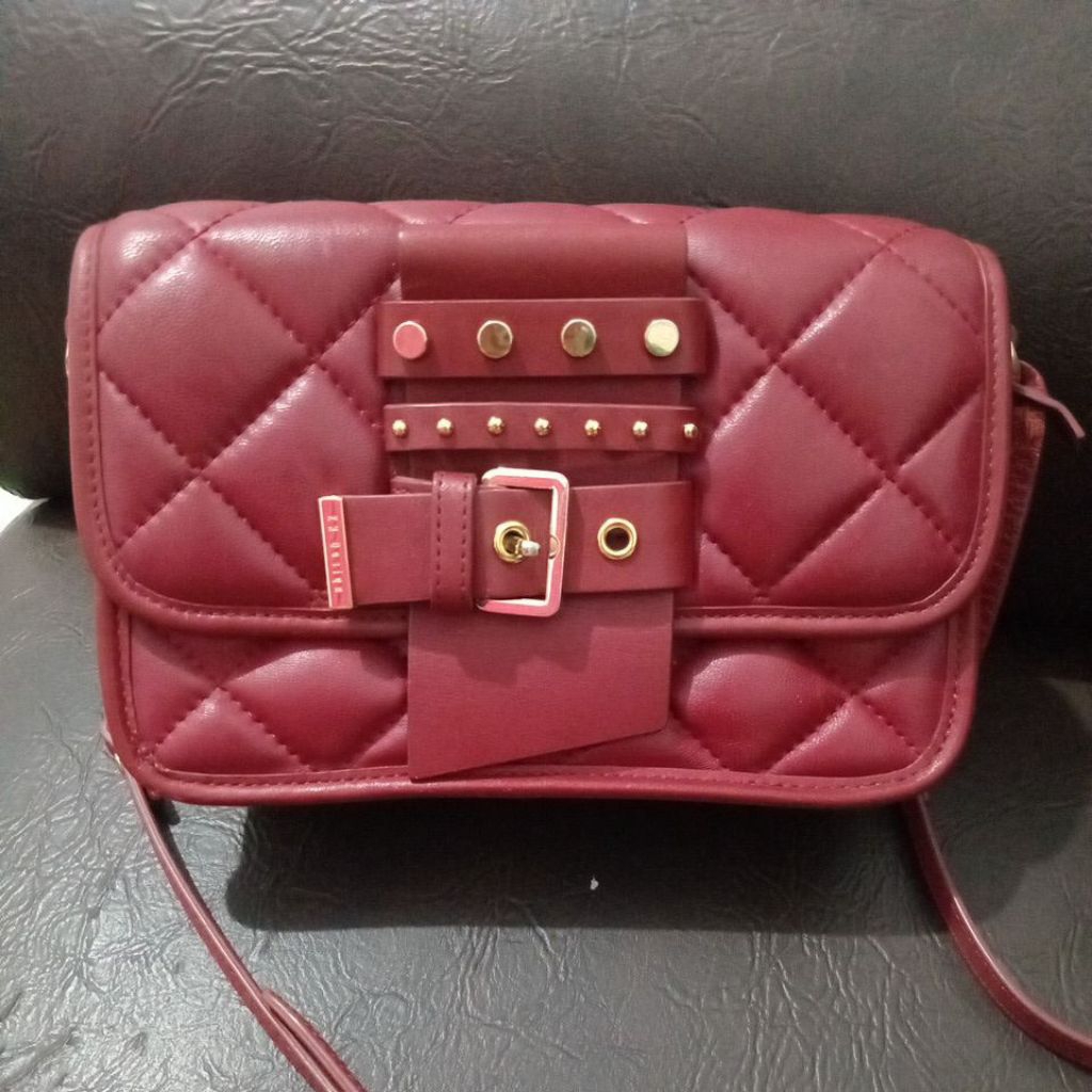 preloved KH design rare maroon leather unik fashion