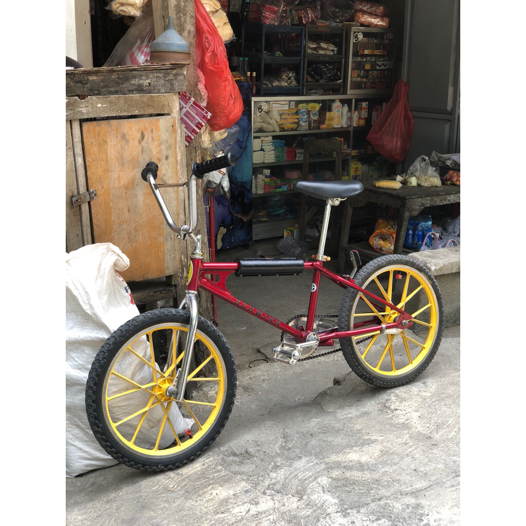 BMX OSBMX SCHWINN SCRAMBLER MERAH OSBMX BMX JADUL SEPEDA BMX MERK SCHWINN SCRAMBLER 1980 AN sepeda B