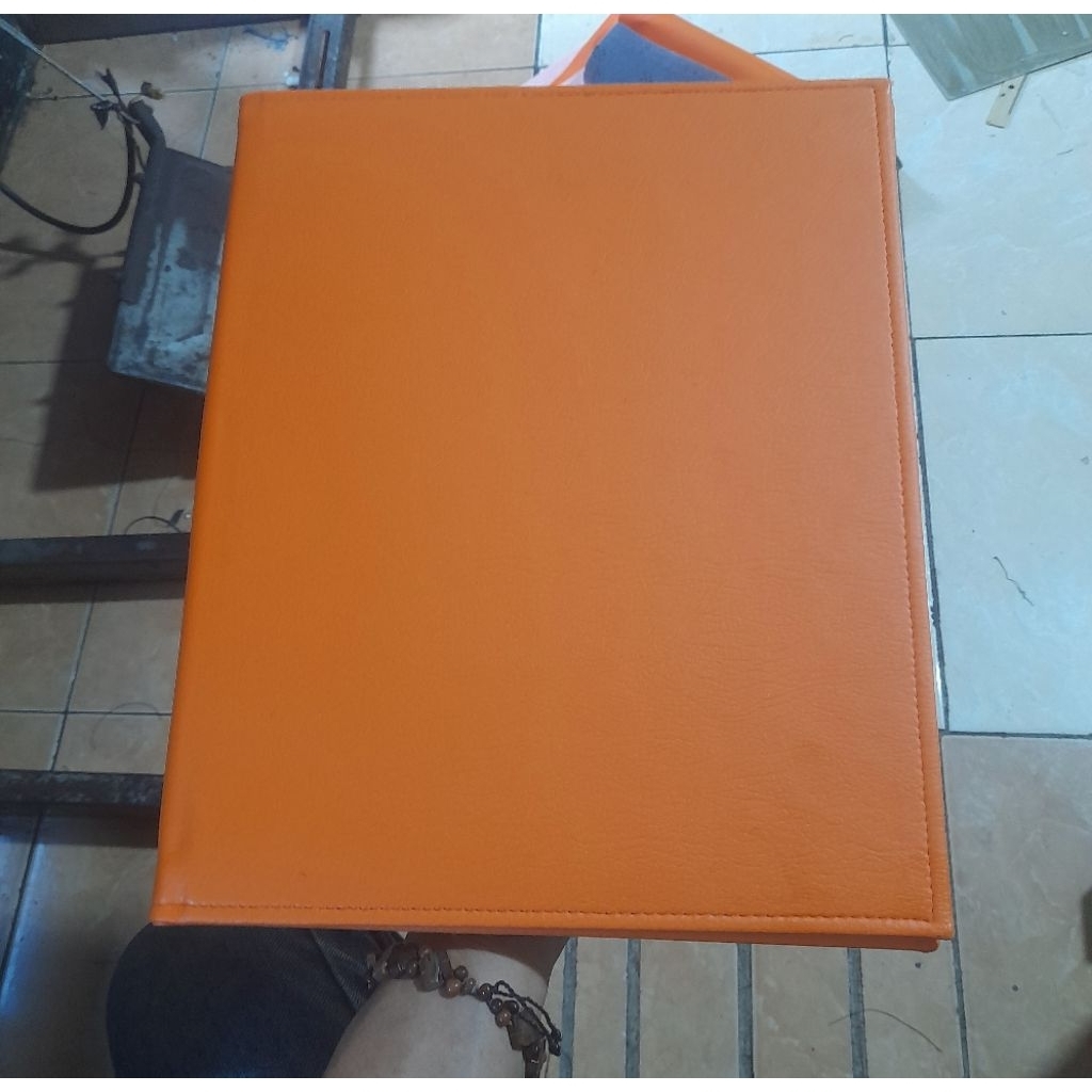

Cover buku menu polos tanpa logo ukuran kertas A4