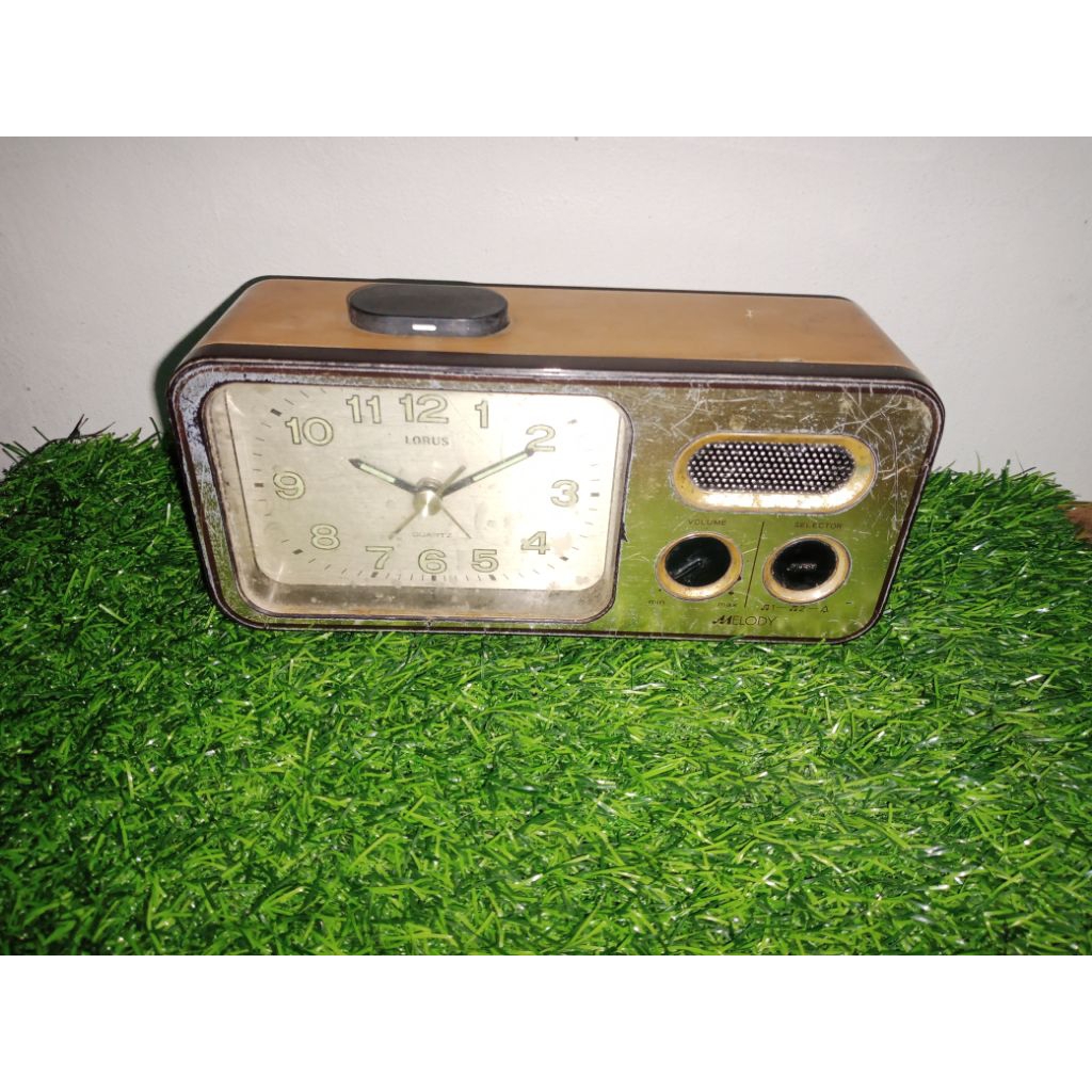 jam weker jadoel merk lorus vintage