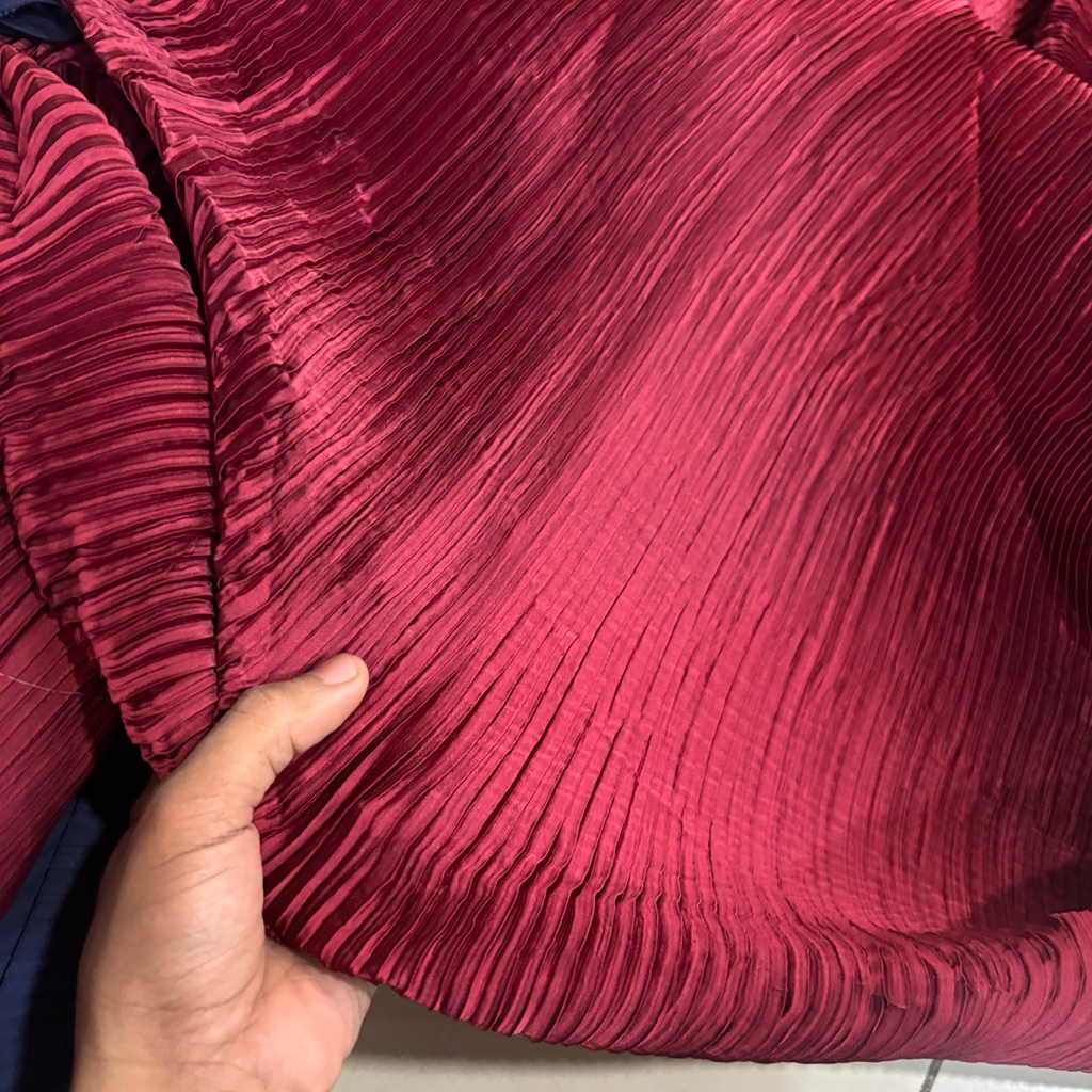 Kain Plisket Silk Premium – Tekstur Lipit Halus, Jatuh Elegan Kain Pleats zk