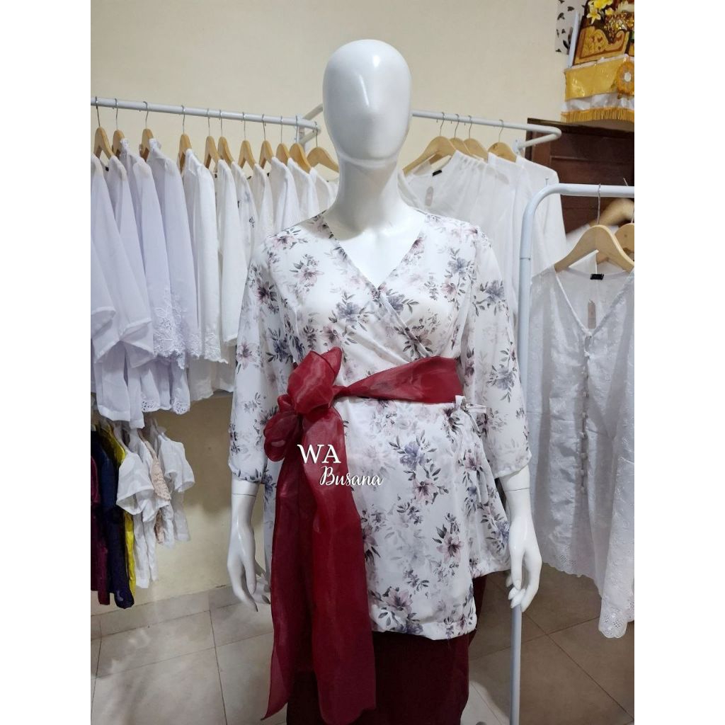 Kebaya Hamil Sifon Motif Bunga