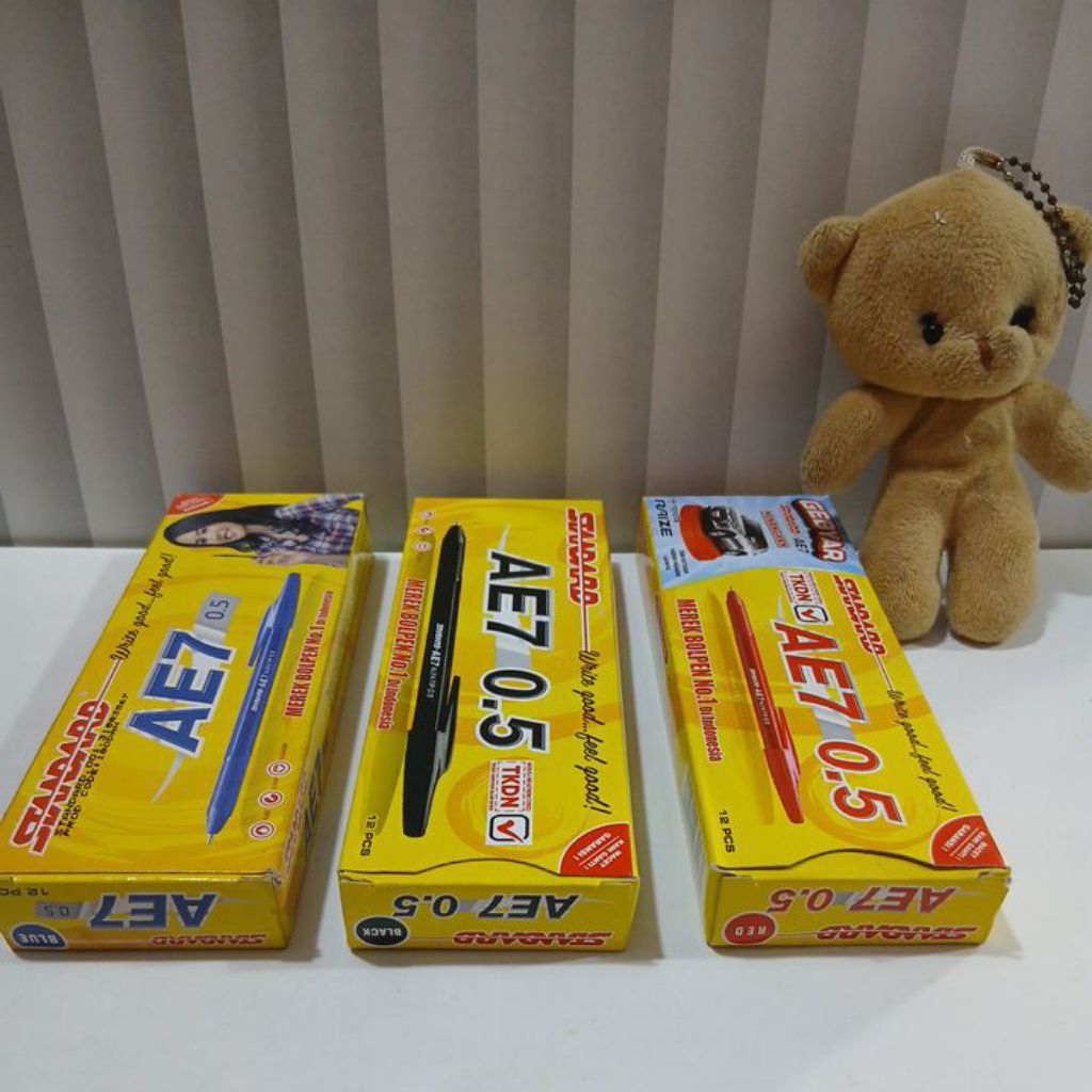 

Pulpen standar 1 pak warna hitam ,merah dan biru