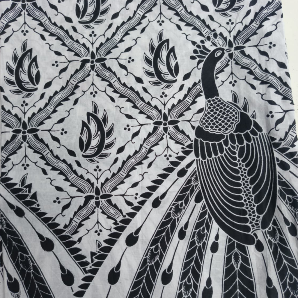 Batik motif merak ngibing plisir ngibing dari rumah batik narendra