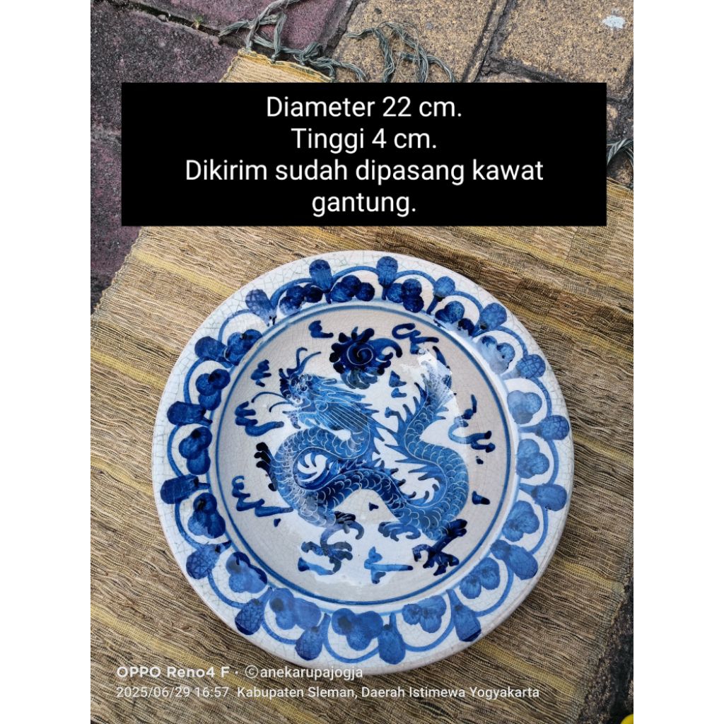 Piring gantung keramik lukis naga biru putih untuk dekorasi hiasan dinding