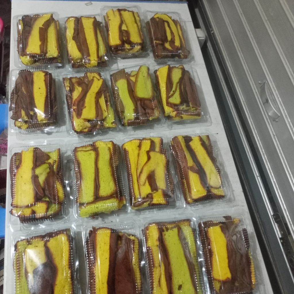 

Pinggiran spiku livana