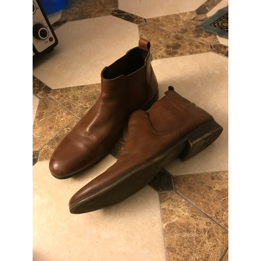 SEPATU KULIT CHELSEA BOOTS PRELOVED