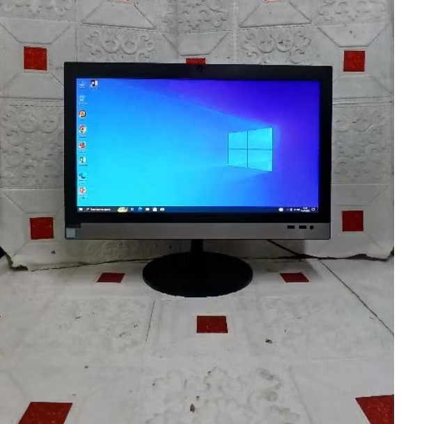 pc all in one lenovo v330 prosesor i3-8100 ram 8 gb ssd 256 gb siap pakai