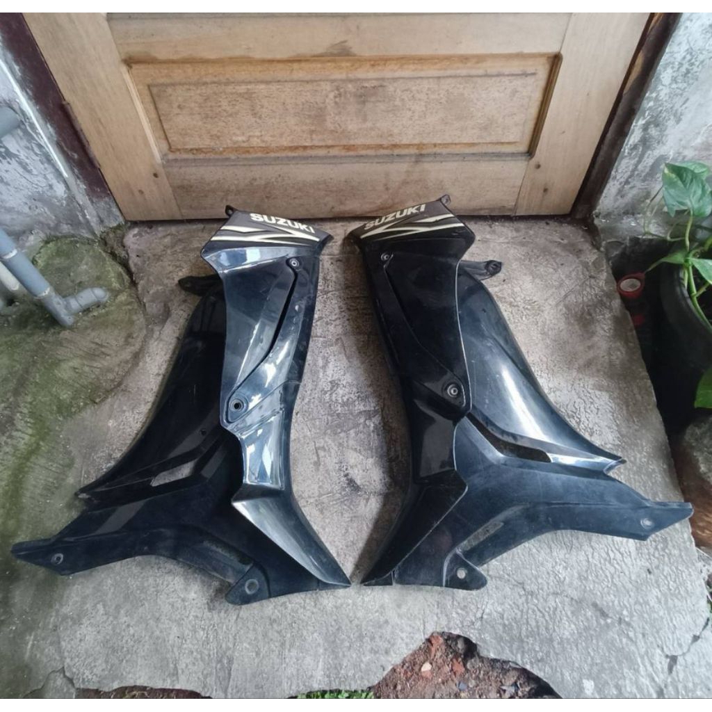 cover sayap tebeng depan samping suzuki smash titan original