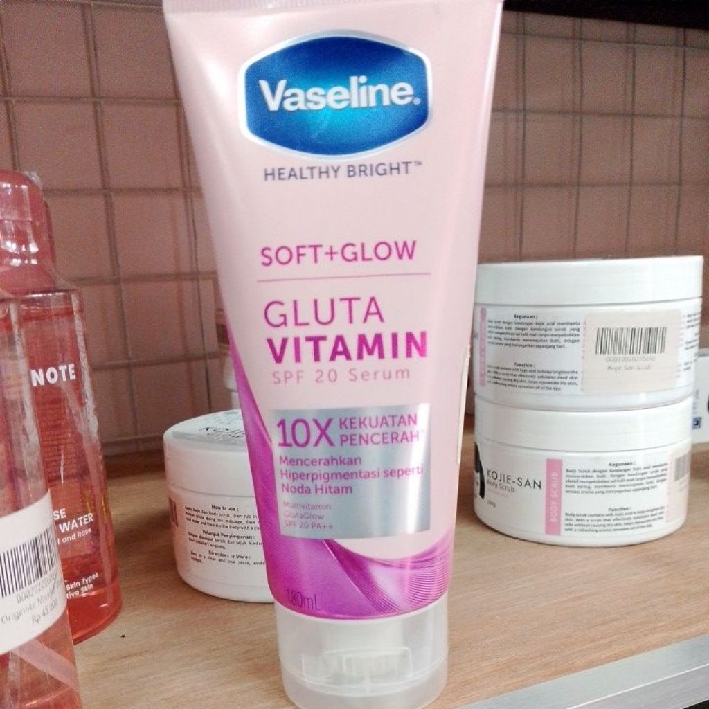 Vaseline Soft & Glow 180ml