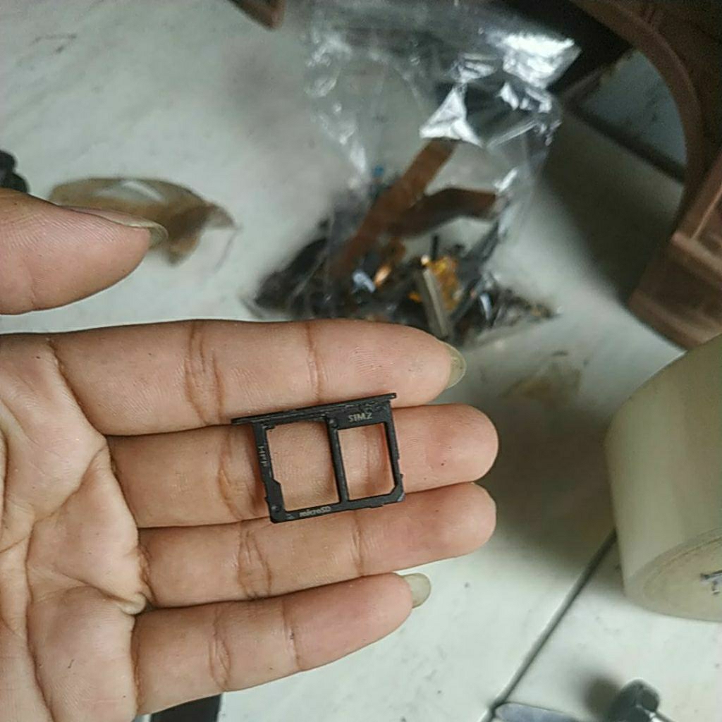 simtray bekas cabutan original Samsung j6 / j600,kurang simtray kecil