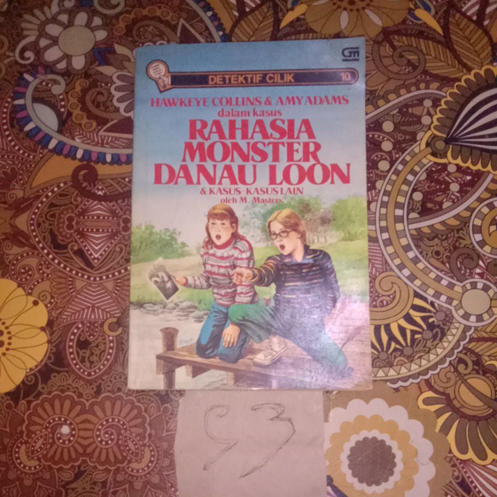 BUKU RAHASIA MONSTER DANAU LOON