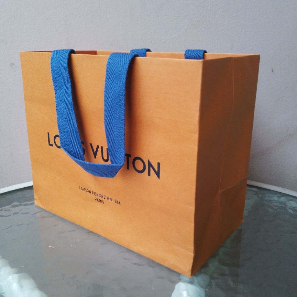 

KANTONG BELANJA PAPERBAG BRANDED AUTHENTIC ORIGINAL LV L0UIS VUITT0N PAPER BAG