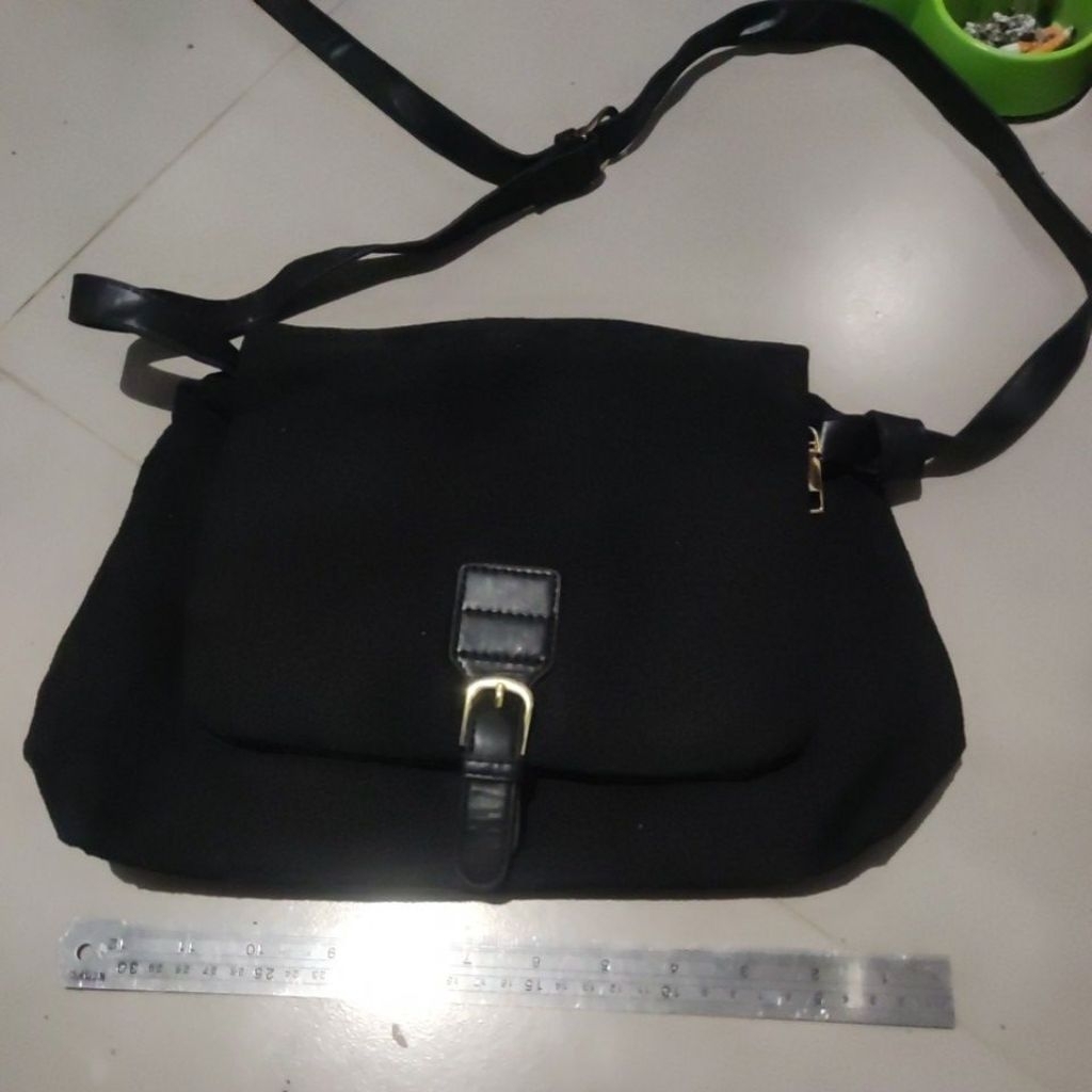 tas selempang cewek bekas pakai