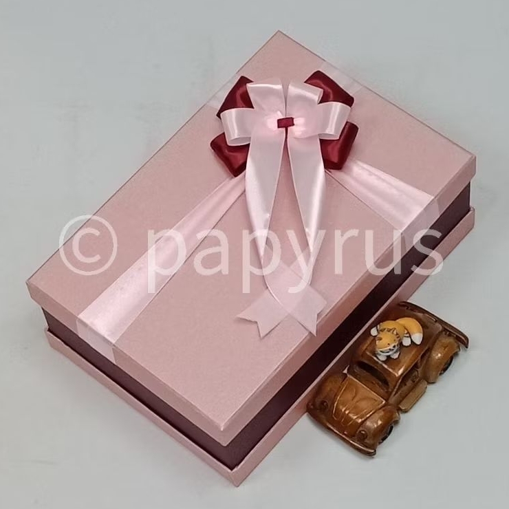 

PAPYRUS Sandwich 20x30 Tinggi 10cm Kotak Kado Gift Box Hardbox Hampers Hadiah V3