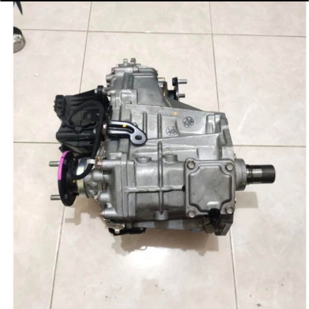 transfer case Fortuner vrz hilux Revo 4x4 original