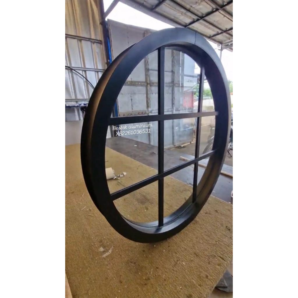 Jendela bulat aluminium