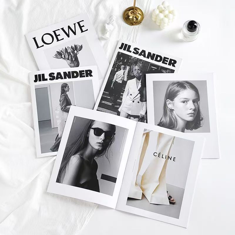 

Sampul Majalah Eropa Dan Amerika Dekorasi Background Properti Foto Estetik