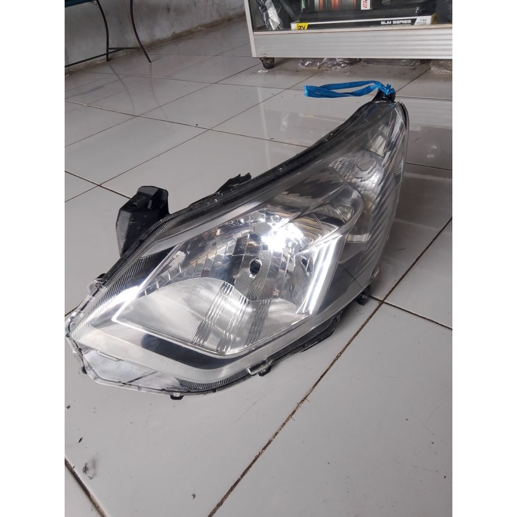 Lampu depan calya Sigra 2016/2018(kiri)