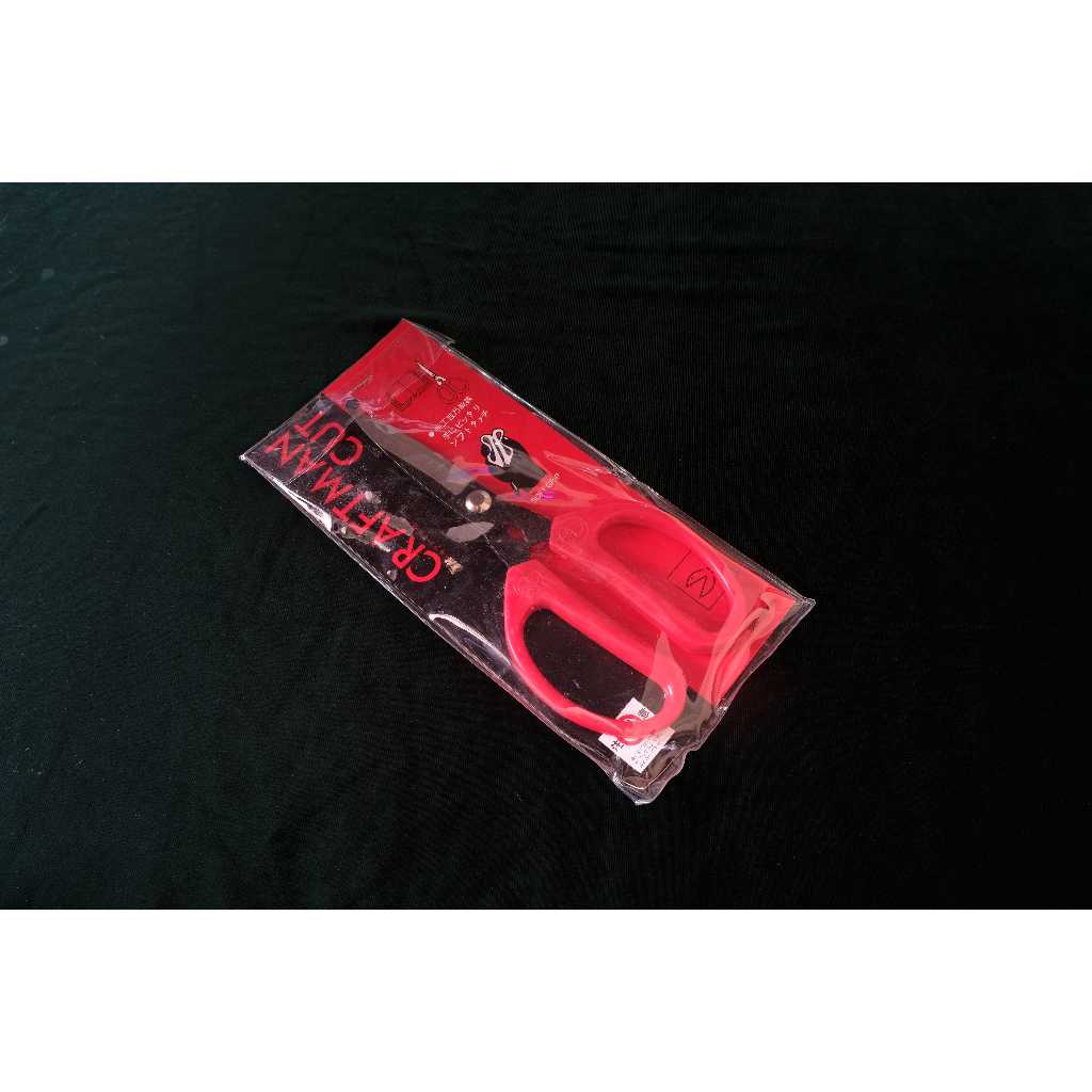 

Gunting Craftman / Gunting Merah untuk Kain
