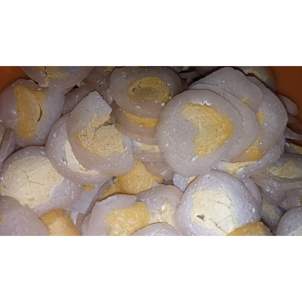 

Kerupuk Retak Sehat Tinggi Protein Telur Asin_ Mentah 500 gram