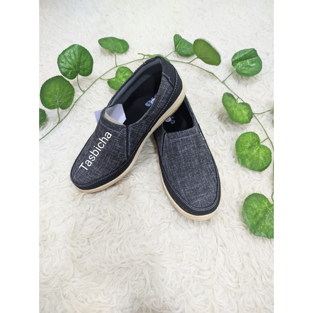Sepatu Slip On Kanvas Dewasa Pria