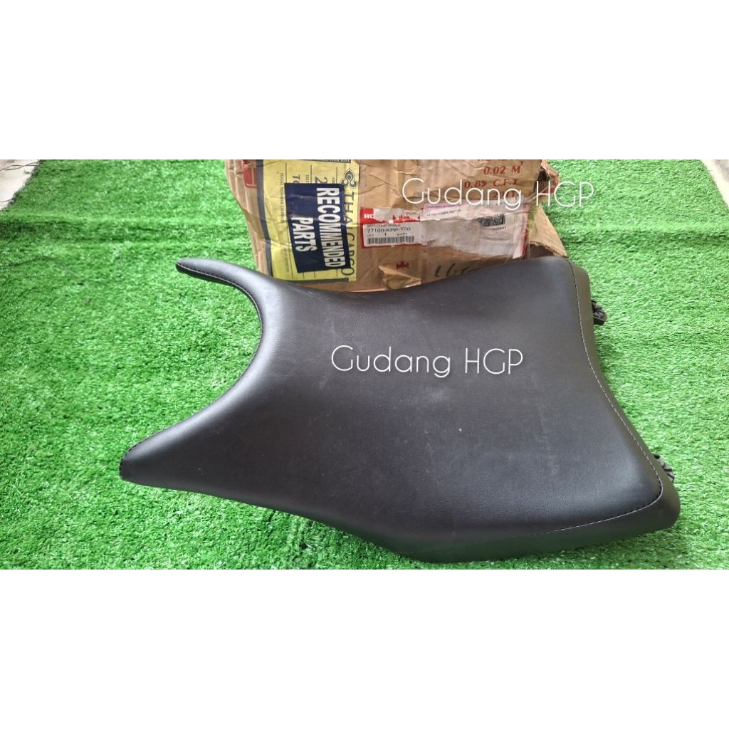Jok Depan Seat Comp Single Honda CBR 150R CBU Thailand 77100-KPP-T00 Ori Honda Genuine Parts Made In