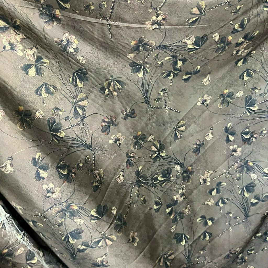 KAIN SATIN SILK PREMIUM MOTIF BUNGA KECIL - KAIN SATEN MOTIF KEMBANG KECIL - BAHAN KAIN MOTIF BUNGA 