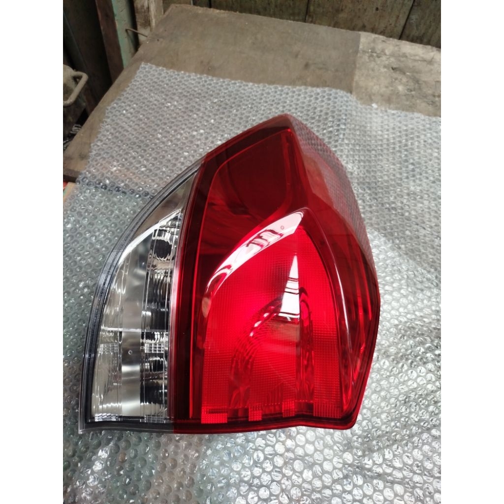 LAMPU BELAKANG HONDA MOBILIO ORIGINAL, STOPLAMP HONDA MOBILIO, LAMPU REM HONDA MOBILIO ORIGINAL
