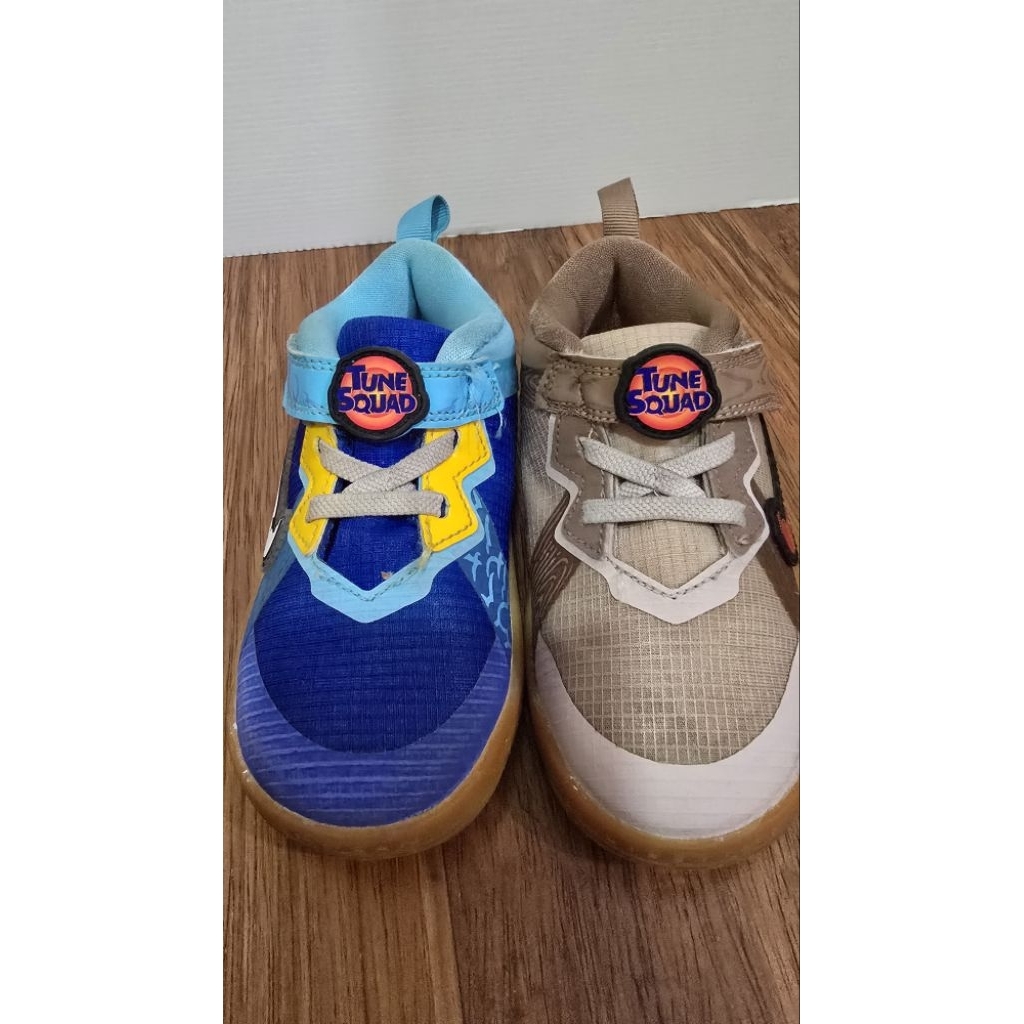 NIKE LEBRON XVIII LOW TD (PRELOVED, good condition), Size 10C, Racer blue White blatic blue, kids Si