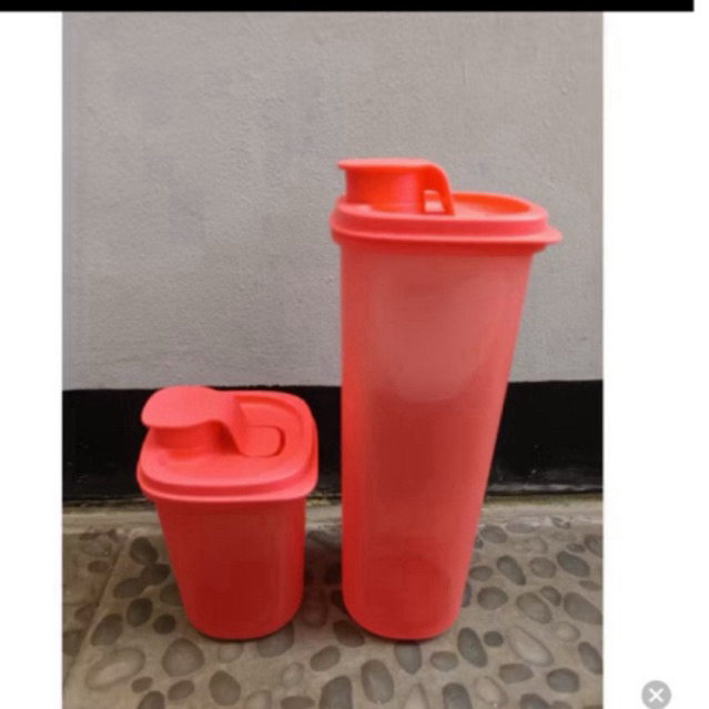 Ezy pour Tupperware