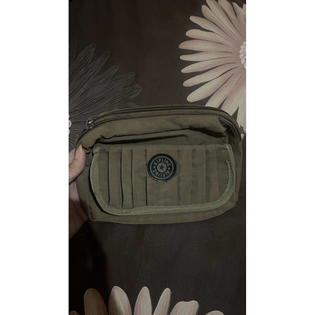 preloved tas slempang kipling