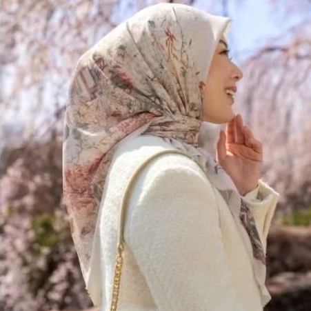 New!! ButtonScarves Seoul Square - Snow