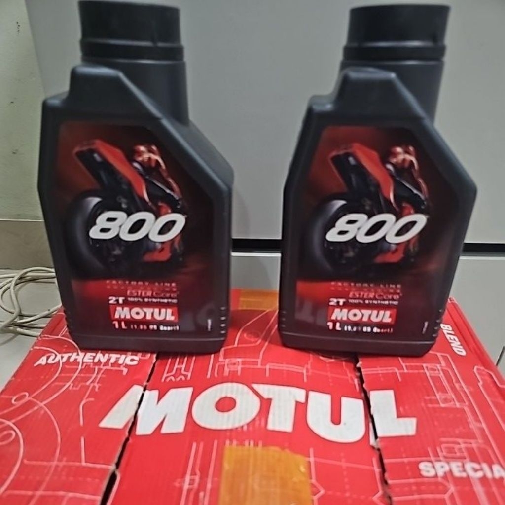 Oli samping 2 stroke oil olsam 2T Motul 800 Road Racing