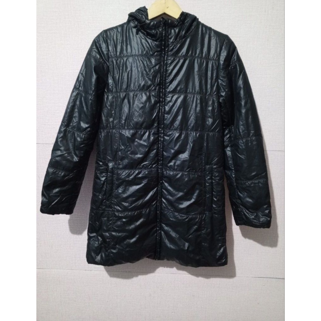 Baju jacket Parka Ultra Light Down Bulang Hoodie outdoor uniqlo size S second seperti baru