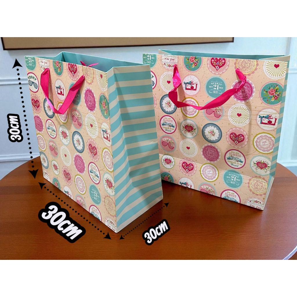

Premium Paperbag Karakter Bunga Flower Mewah / Tas Kado Wedding / Kantong Tenteng Untuk Hadiah Tas Gift