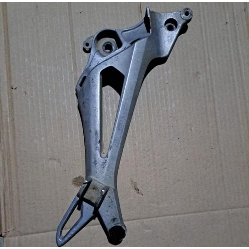 postep foot step footstep pancikan kaki kanan honda supra x 125 batman non cakram, revo lama lancip 