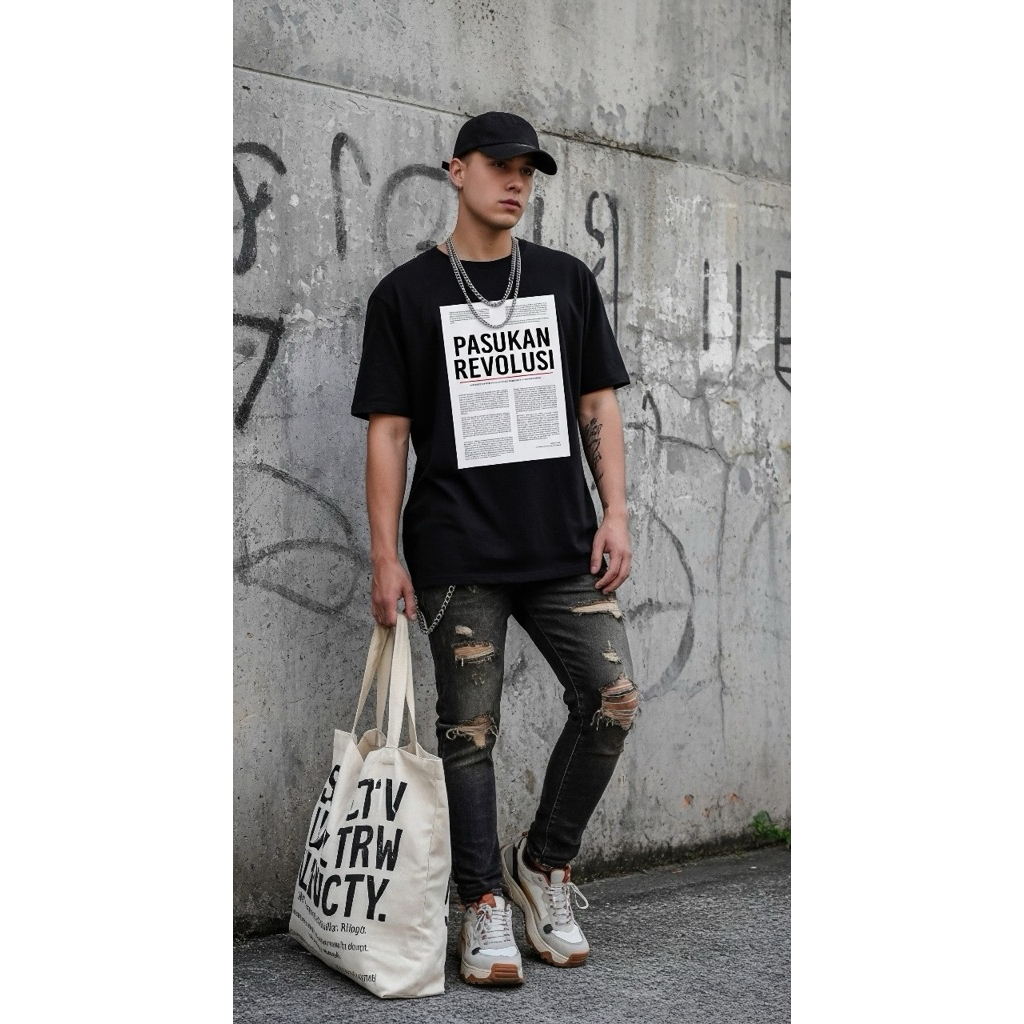 Kaos Distro Pasukan Revolusi By Ferry Irwandi Cotton Combed 24s Premium Unisex Regular Fit Hitam