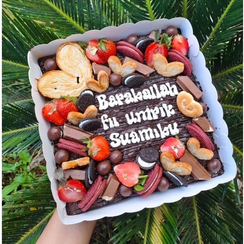 

[READY] BROWNIES FULL TOPPING 20×20 instan only