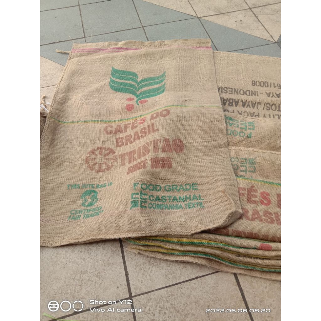 karung goni bekas kopi