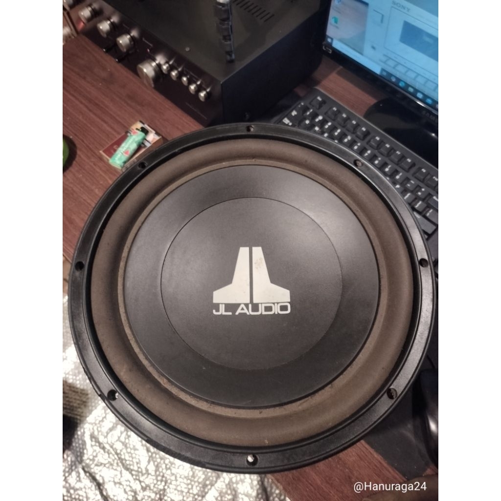 JL AUDIO 12",Subwoofer JL AUDIO W3V2D4,subwoofer mobil jl audio
